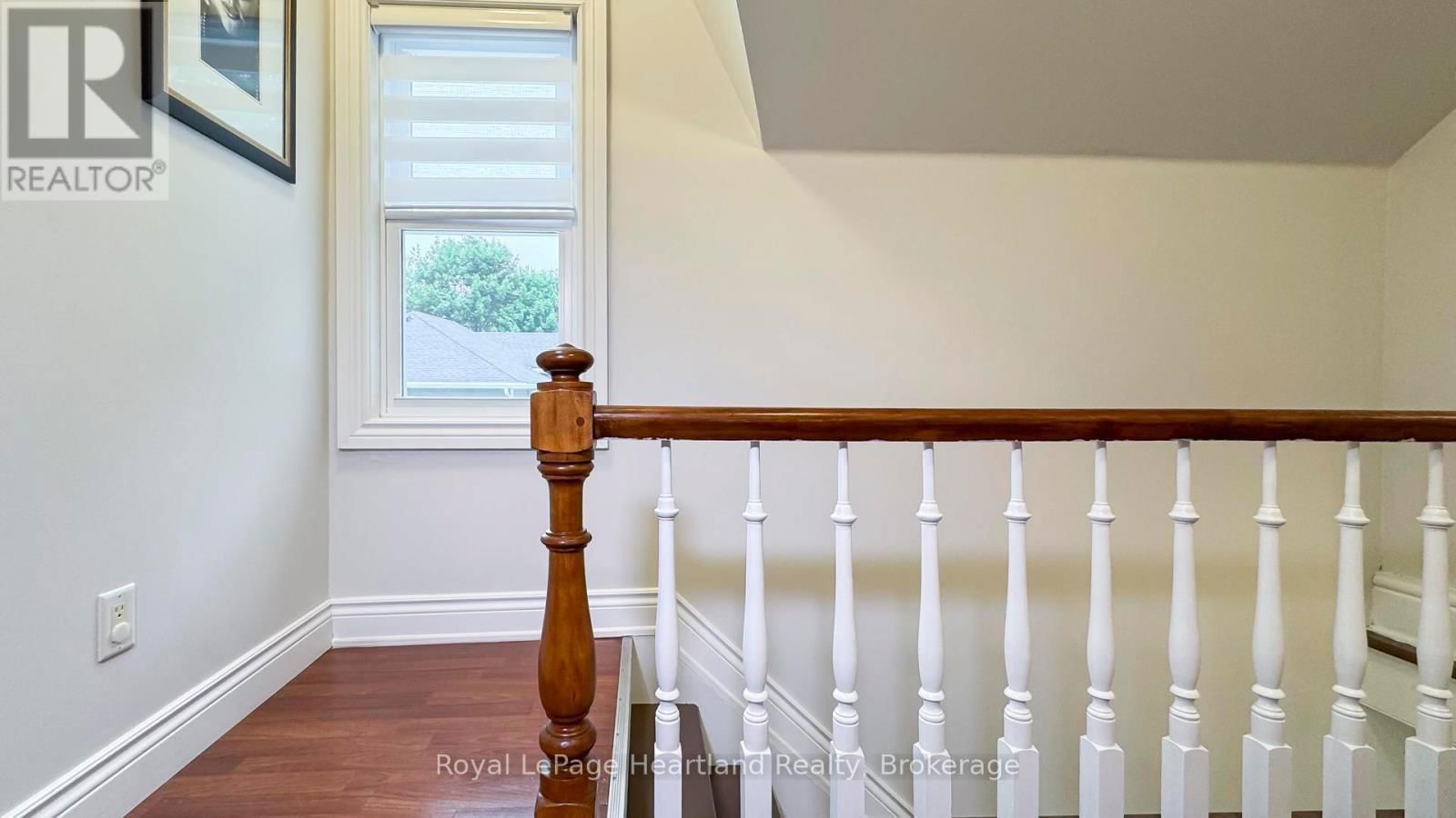 178 WELLINGTON STREET Image 31
