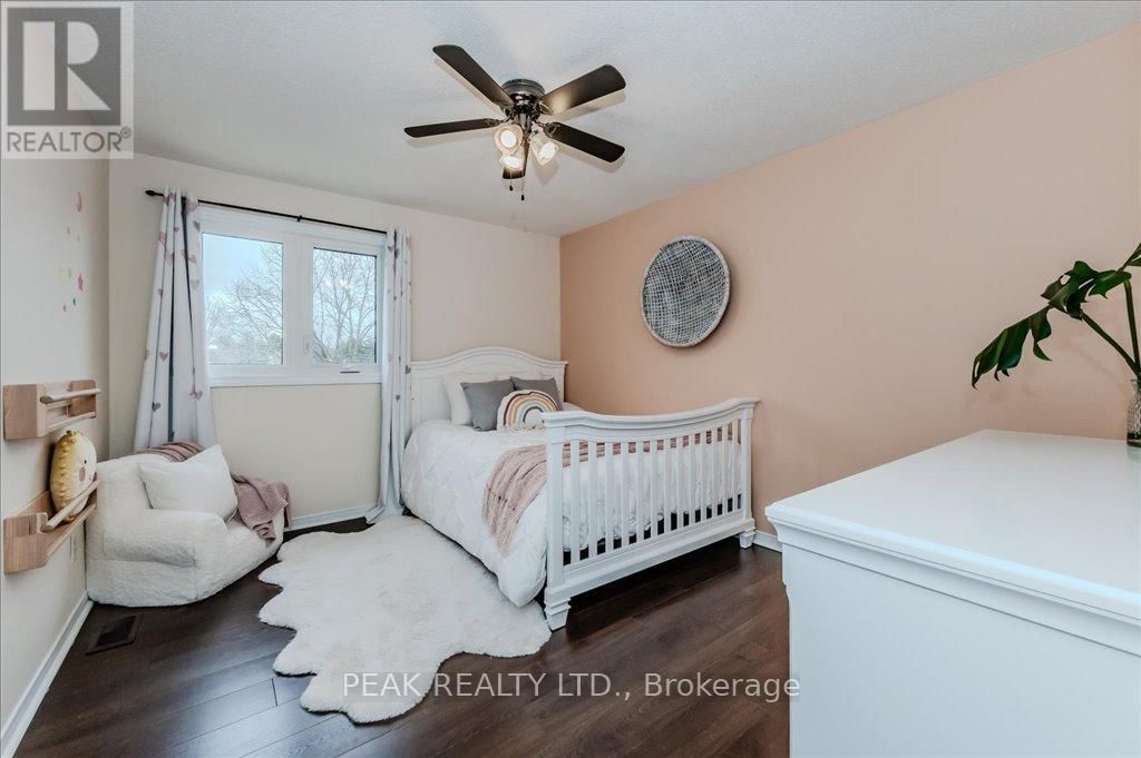 837 EDGAR STREET WEST Image 17