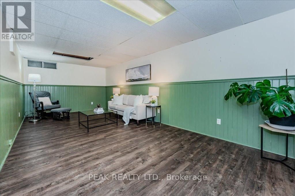 837 EDGAR STREET WEST Image 26