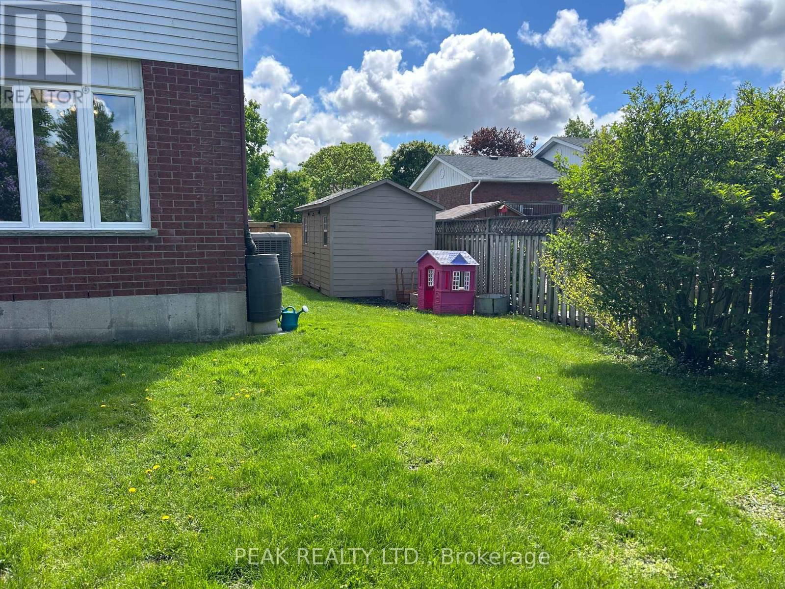 837 EDGAR STREET WEST Image 32