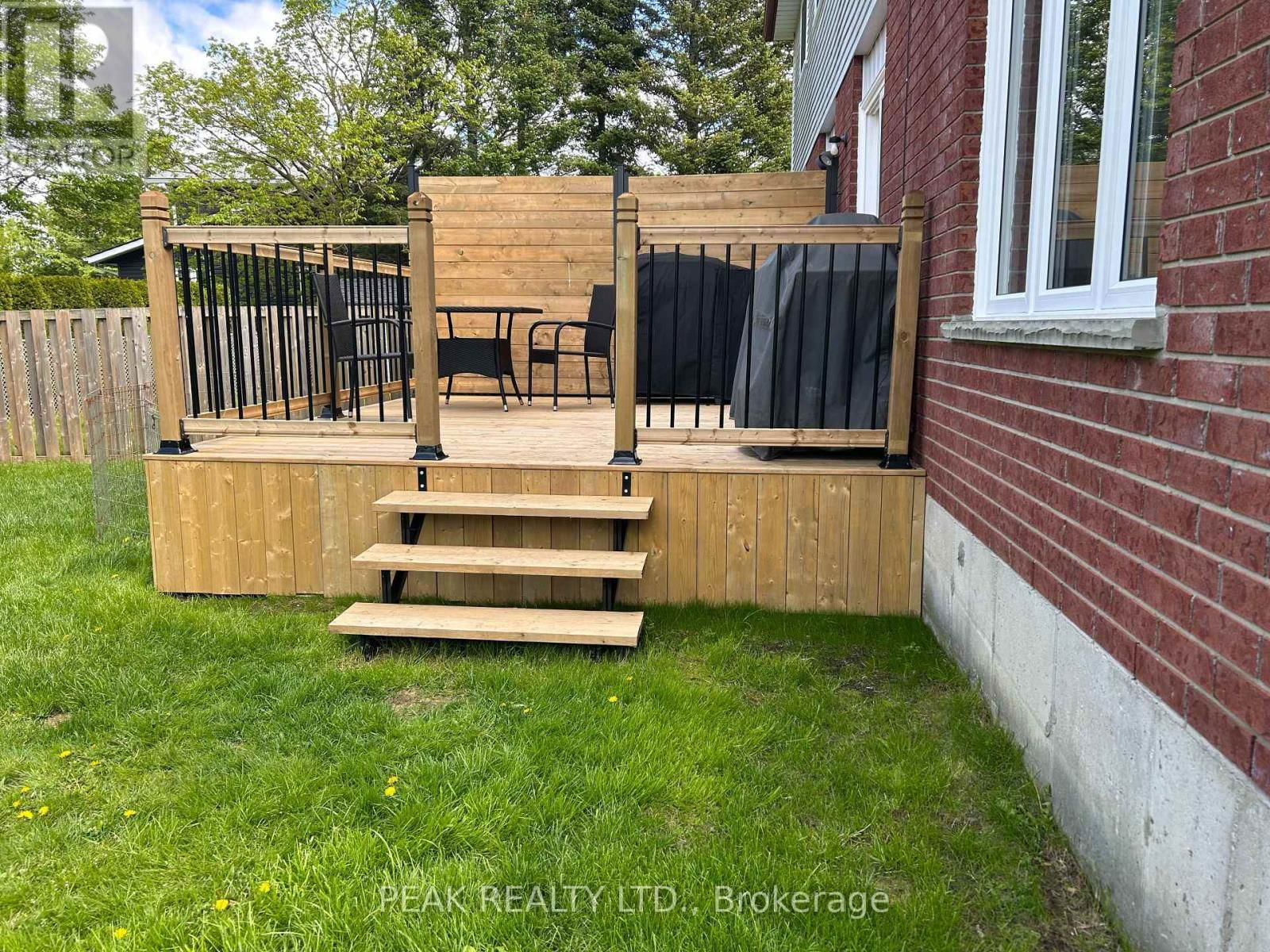 837 EDGAR STREET WEST Image 34