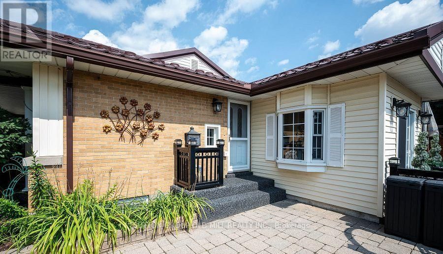 255 ERB STREET EAST Image 6