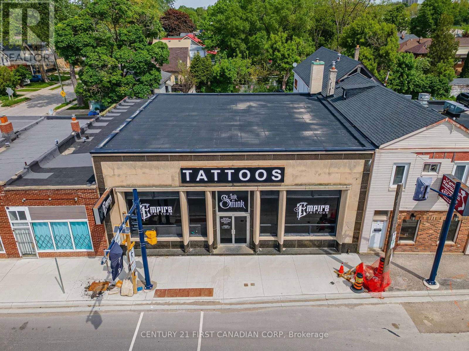 1068 DUNDAS STREET Image 17