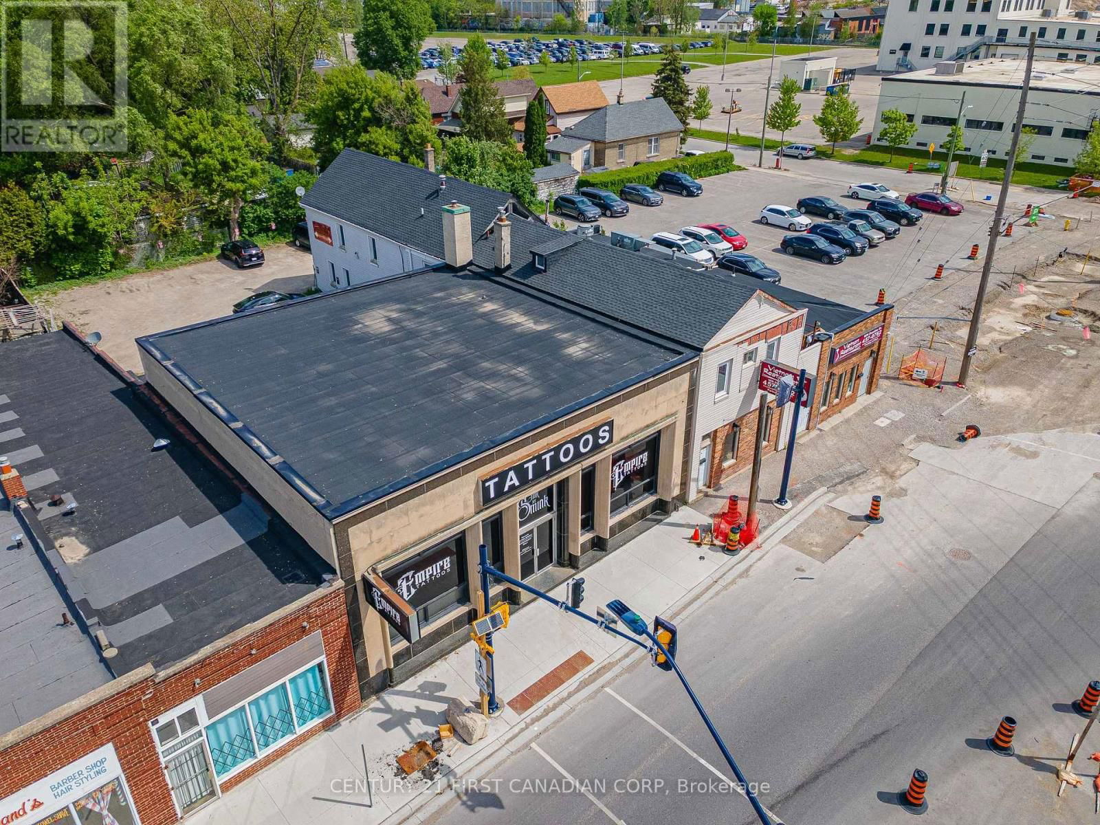 1068 DUNDAS STREET Image 19