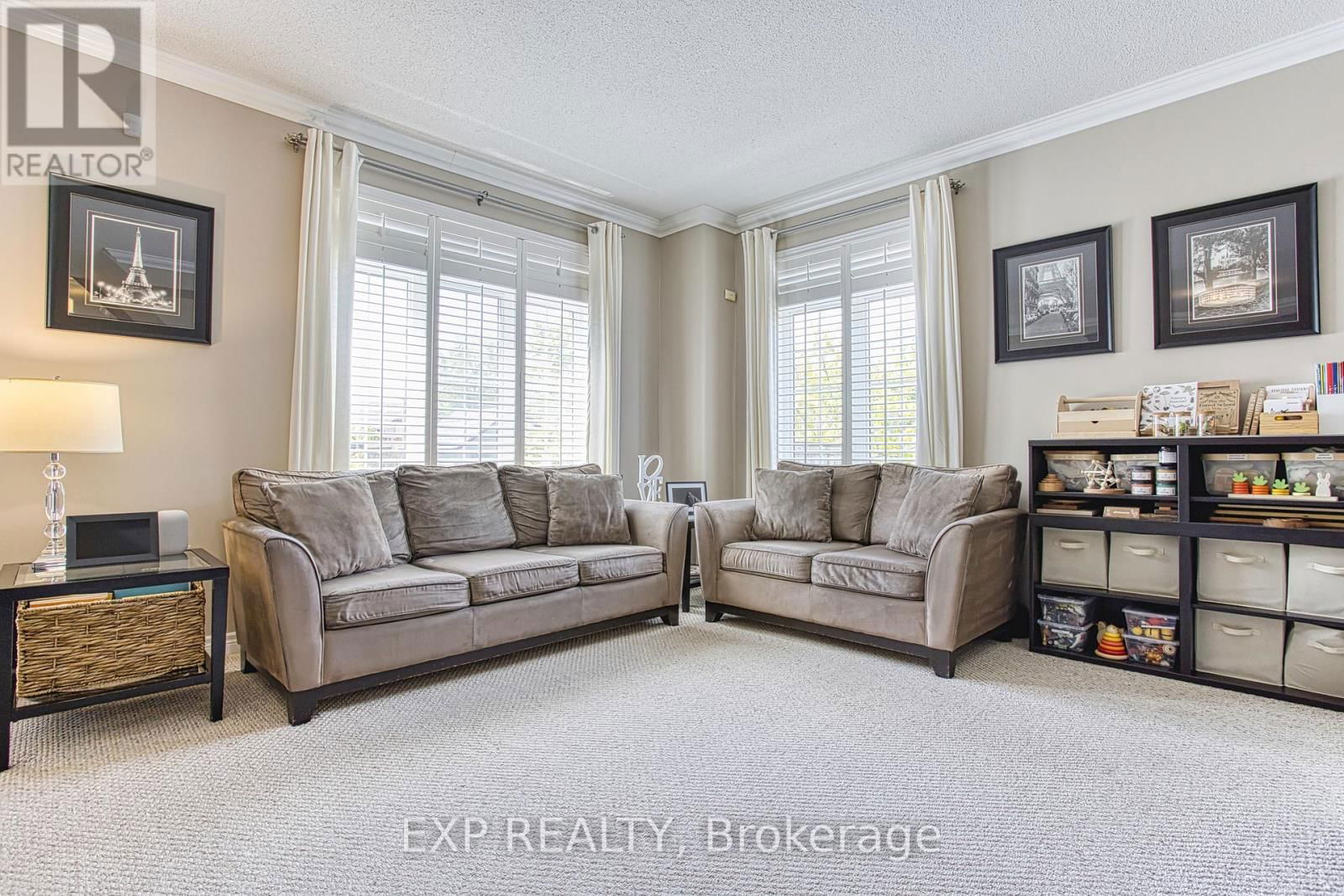 6 GREENSTEM CRESCENT Image 11