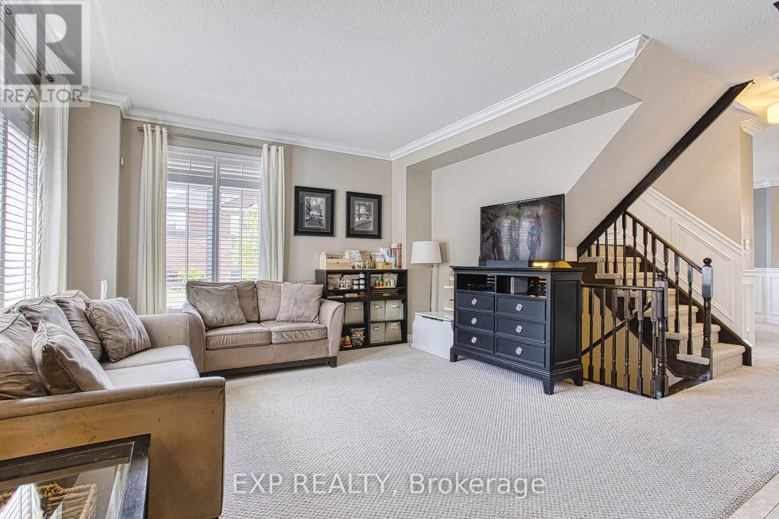 6 GREENSTEM CRESCENT Image 12
