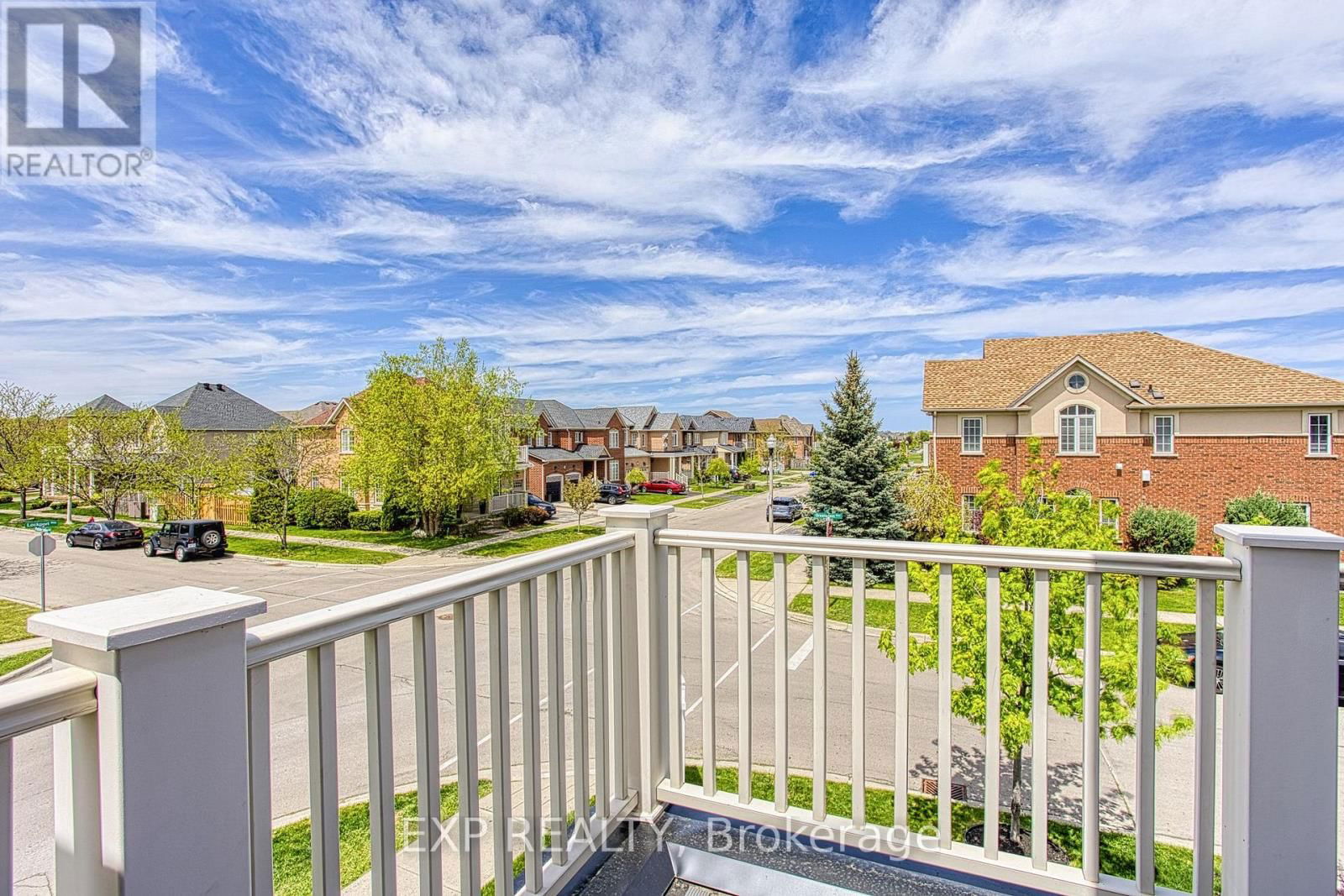 6 GREENSTEM CRESCENT Image 30