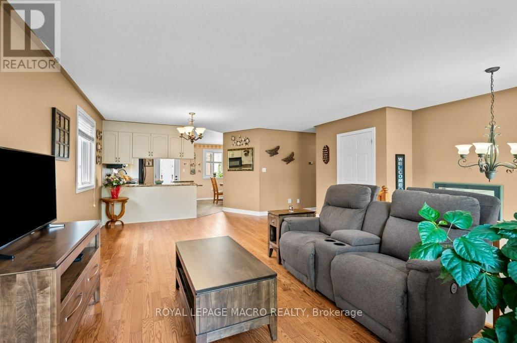 25 HYSLOP DRIVE Image 11