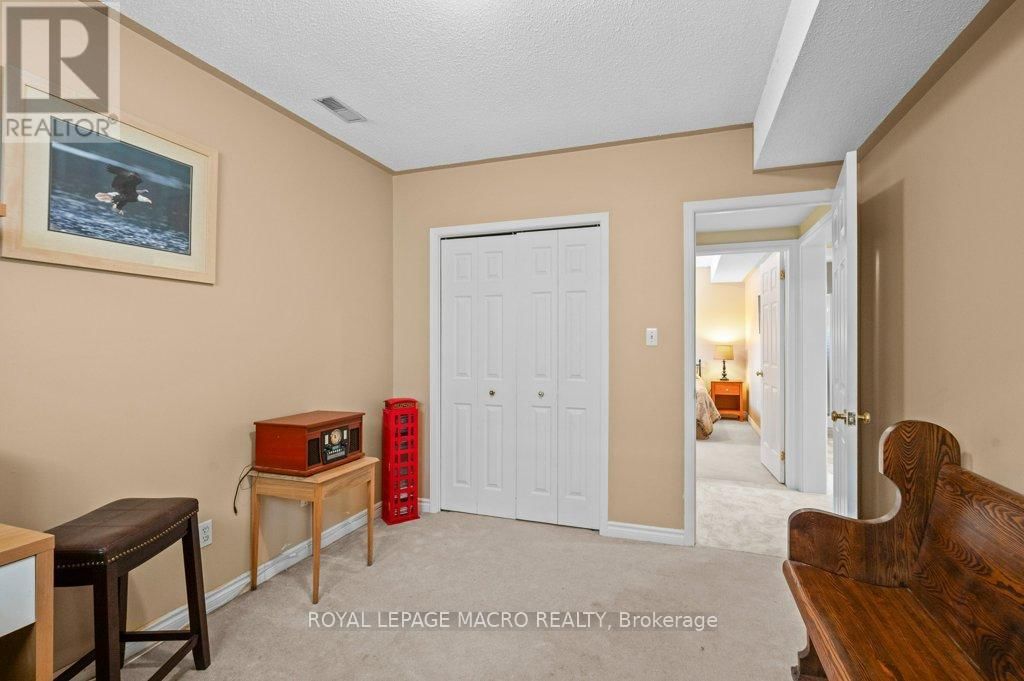 25 HYSLOP DRIVE Image 37