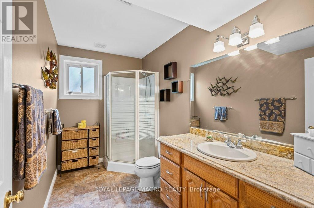 25 HYSLOP DRIVE Image 38