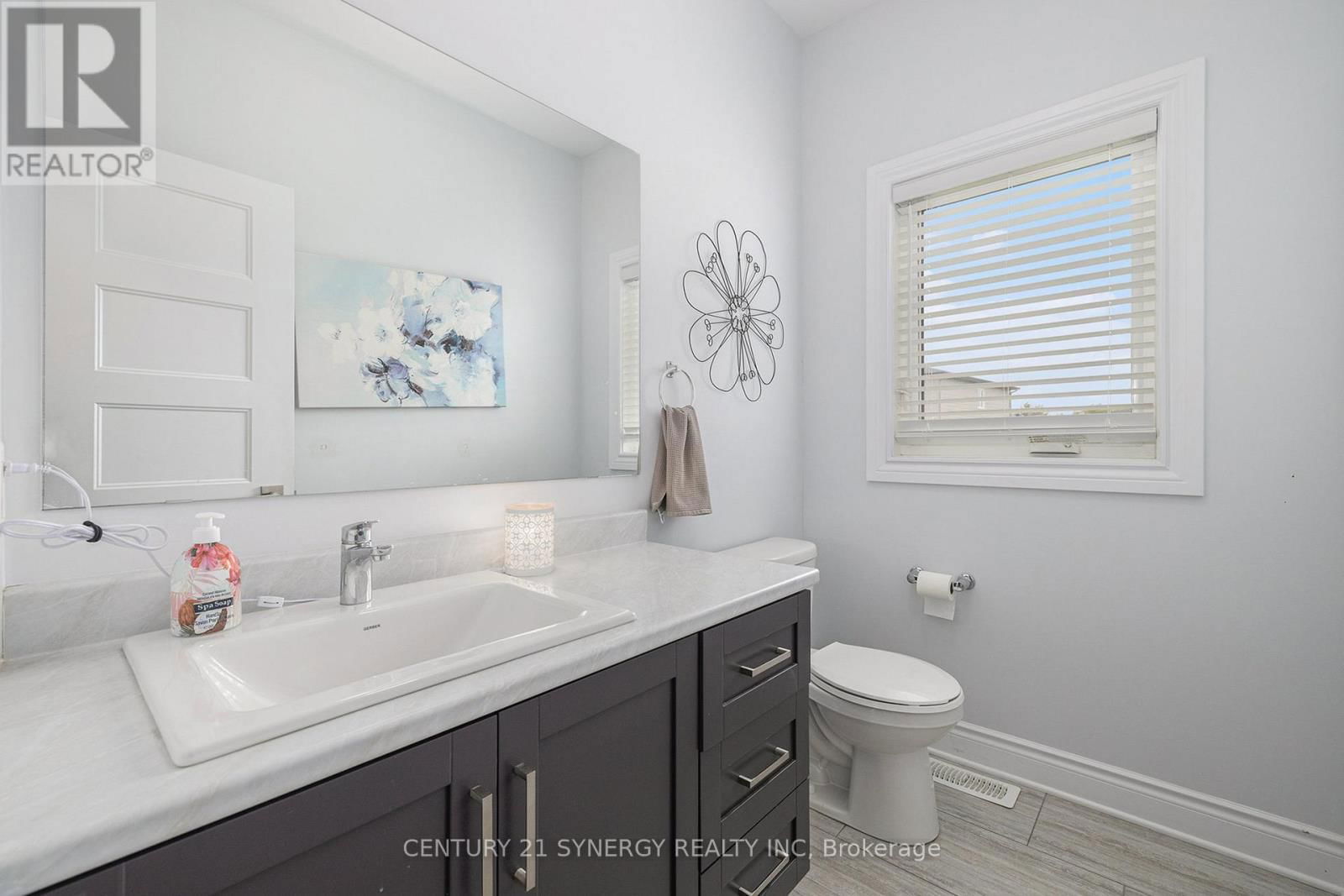 20 PLEASANT STREET Image 16