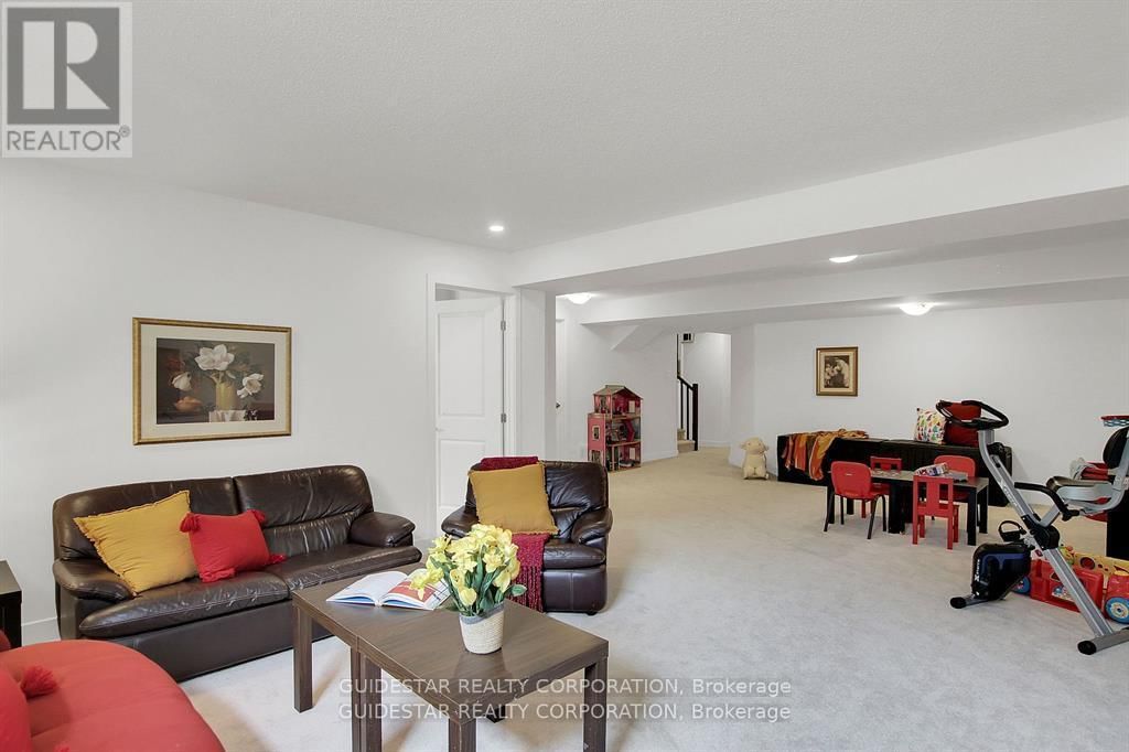 107 HEIRLOOM STREET Image 32
