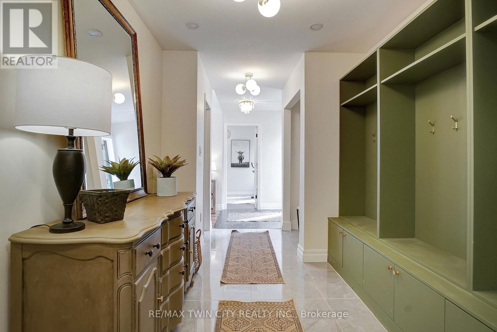 108 BLENHEIM ROAD Image 21