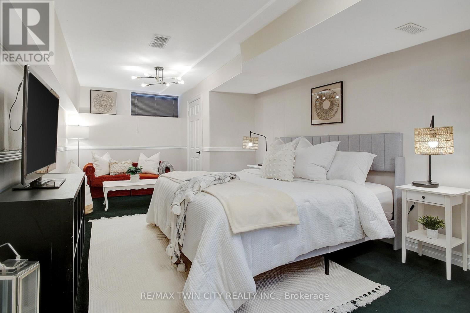 108 BLENHEIM ROAD Image 29