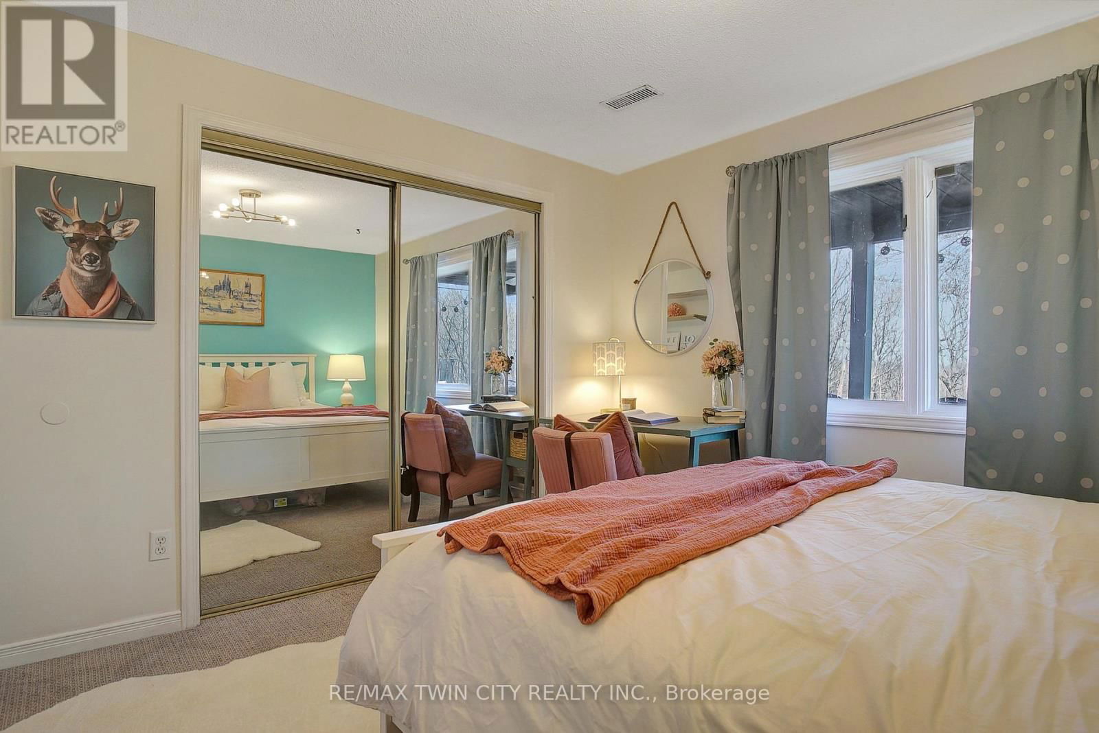 108 BLENHEIM ROAD Image 33