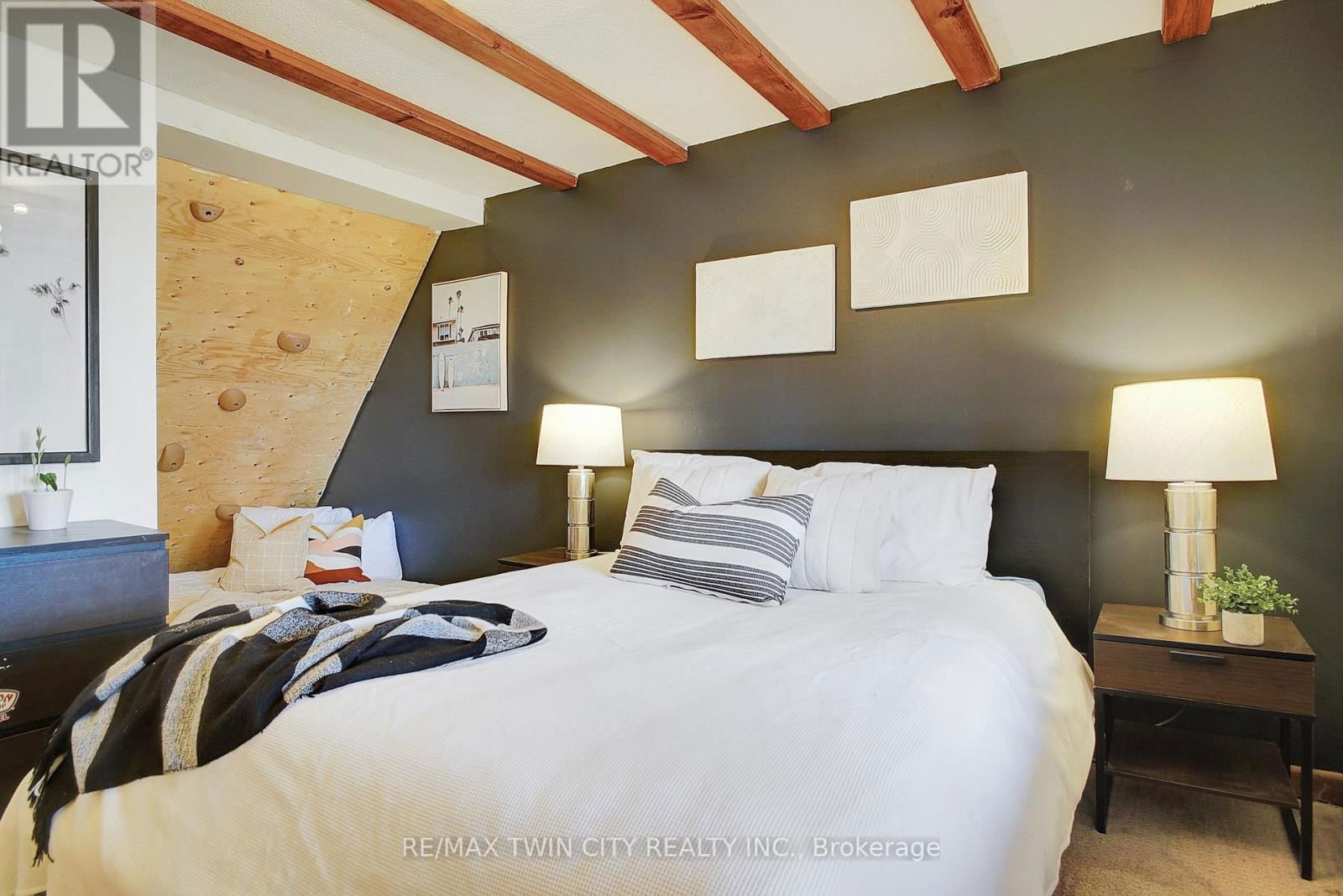 108 BLENHEIM ROAD Image 37