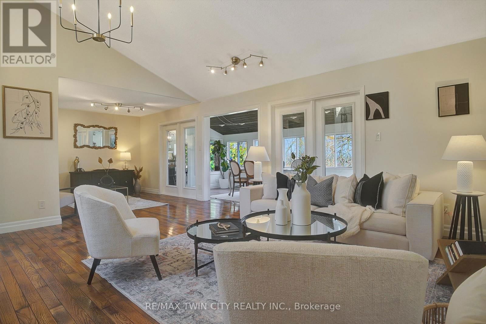 108 BLENHEIM ROAD Image 4