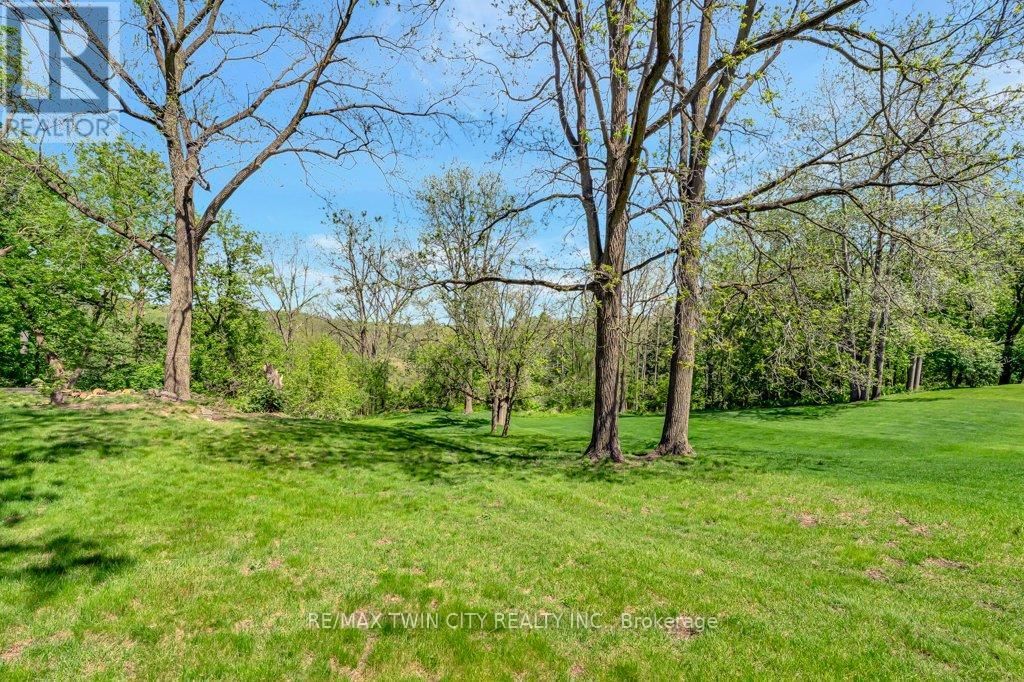 108 BLENHEIM ROAD Image 44