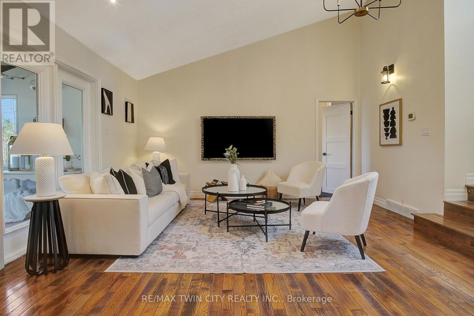 108 BLENHEIM ROAD Image 5