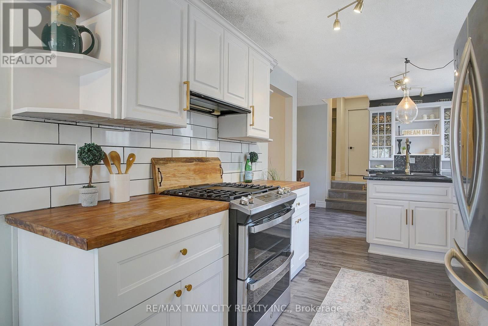 108 BLENHEIM ROAD Image 9