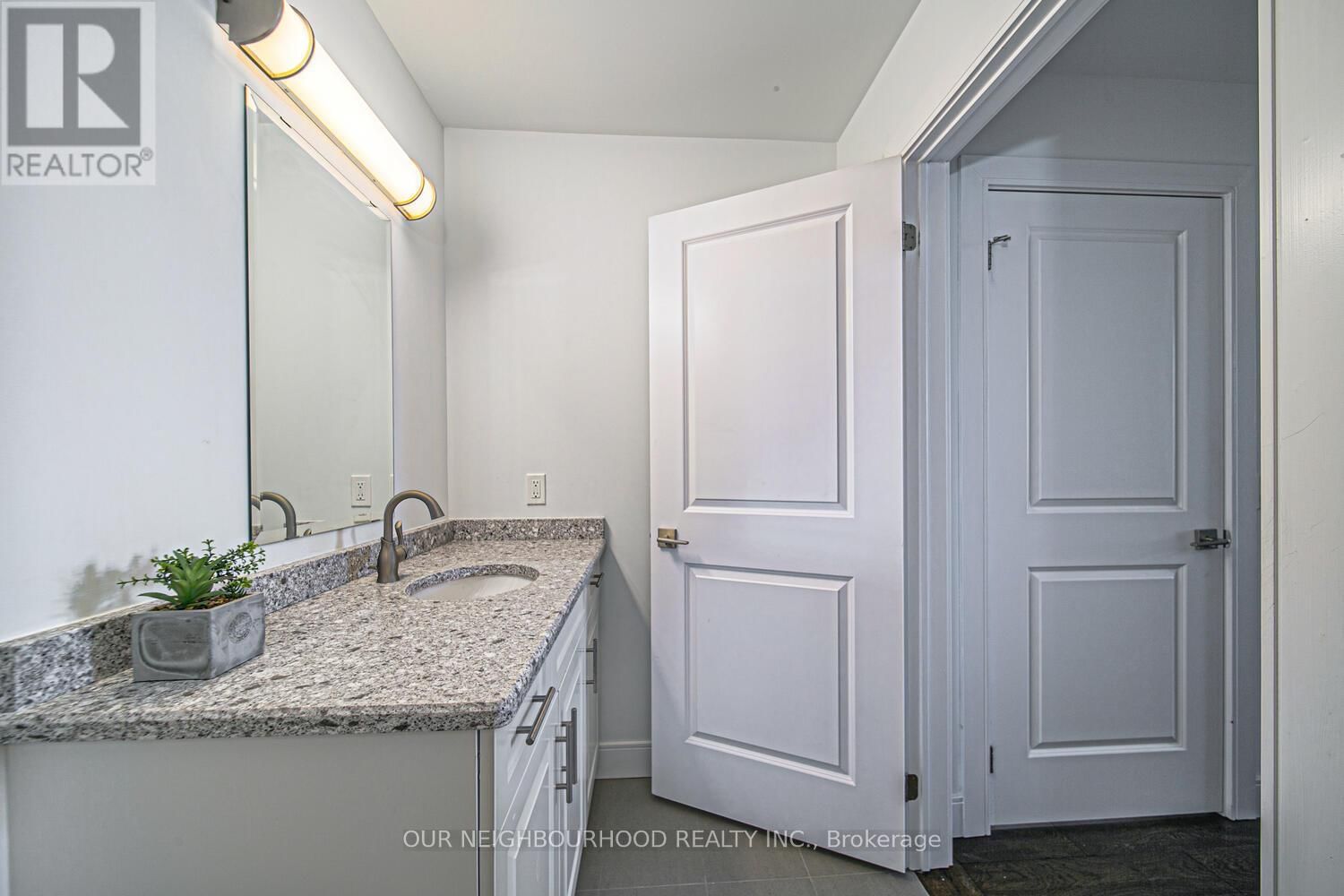 405 - 135 ORR STREET Image 12