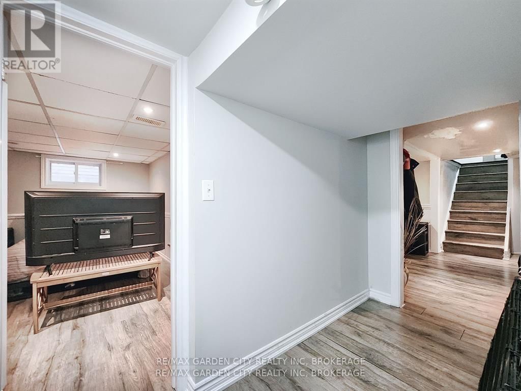 68 CARLTON STREET Image 24