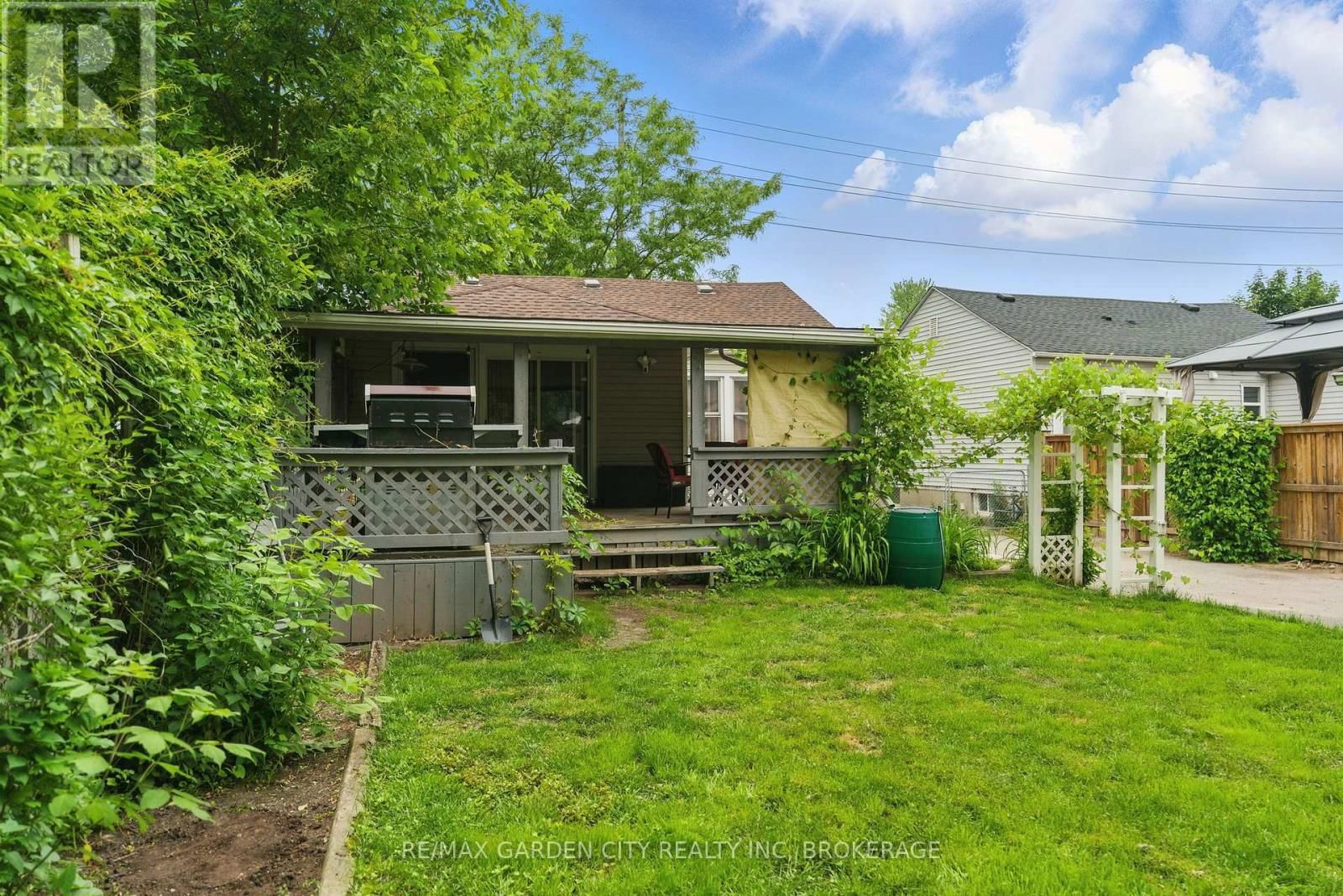 68 CARLTON STREET Image 29