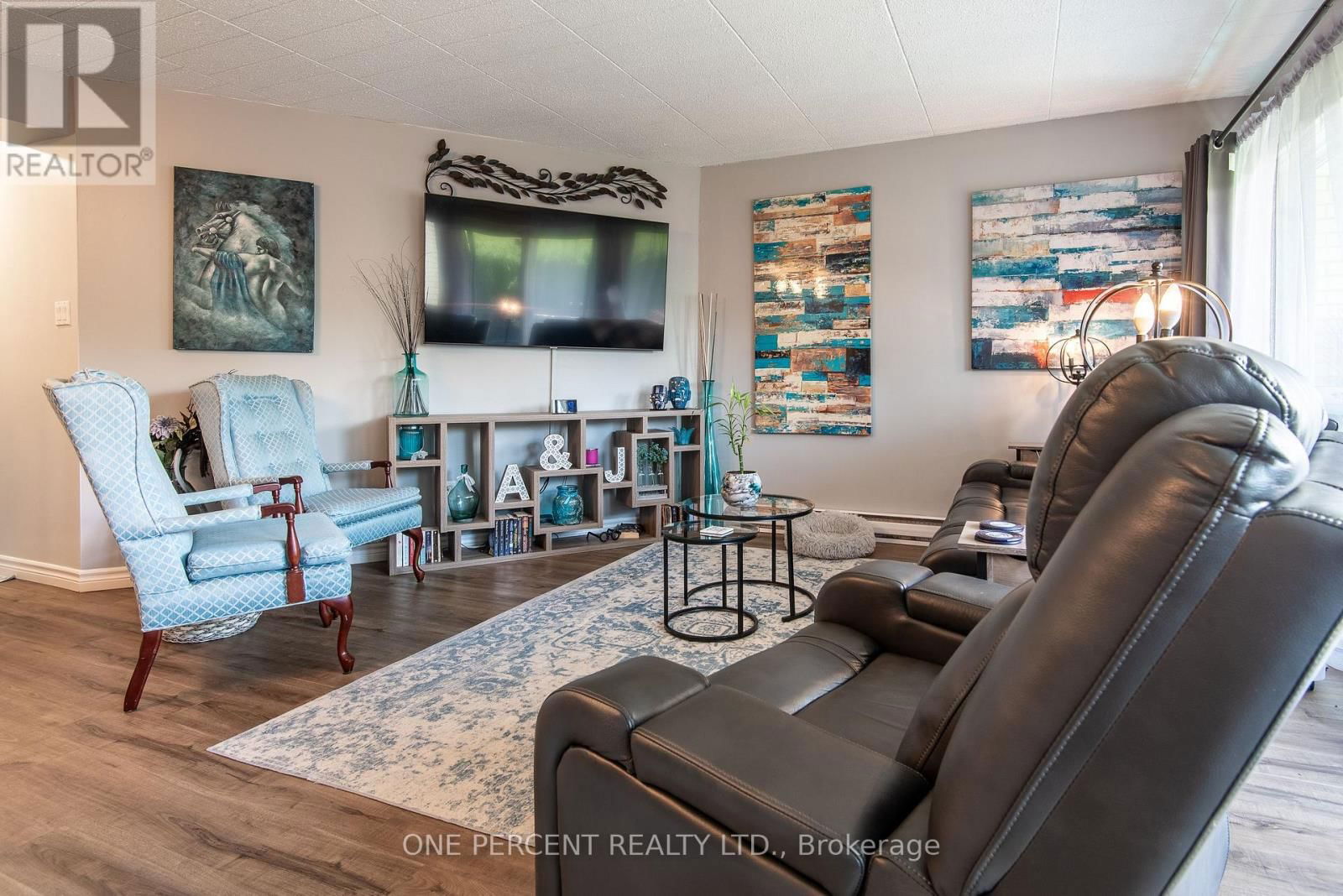 103 - 105 CONROY CRESCENT Image 2
