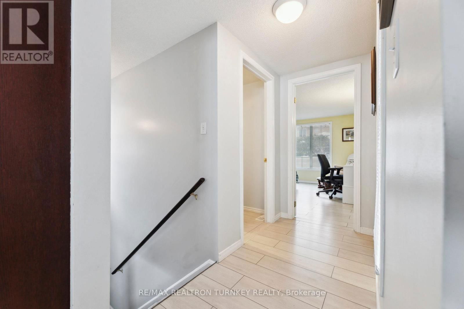 17 ALLEN'S LANE Image 20