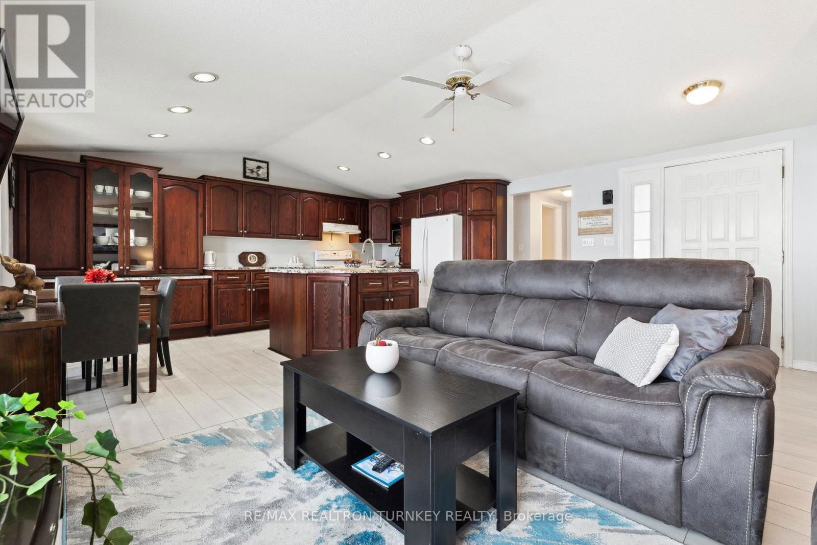 17 ALLEN'S LANE Image 9