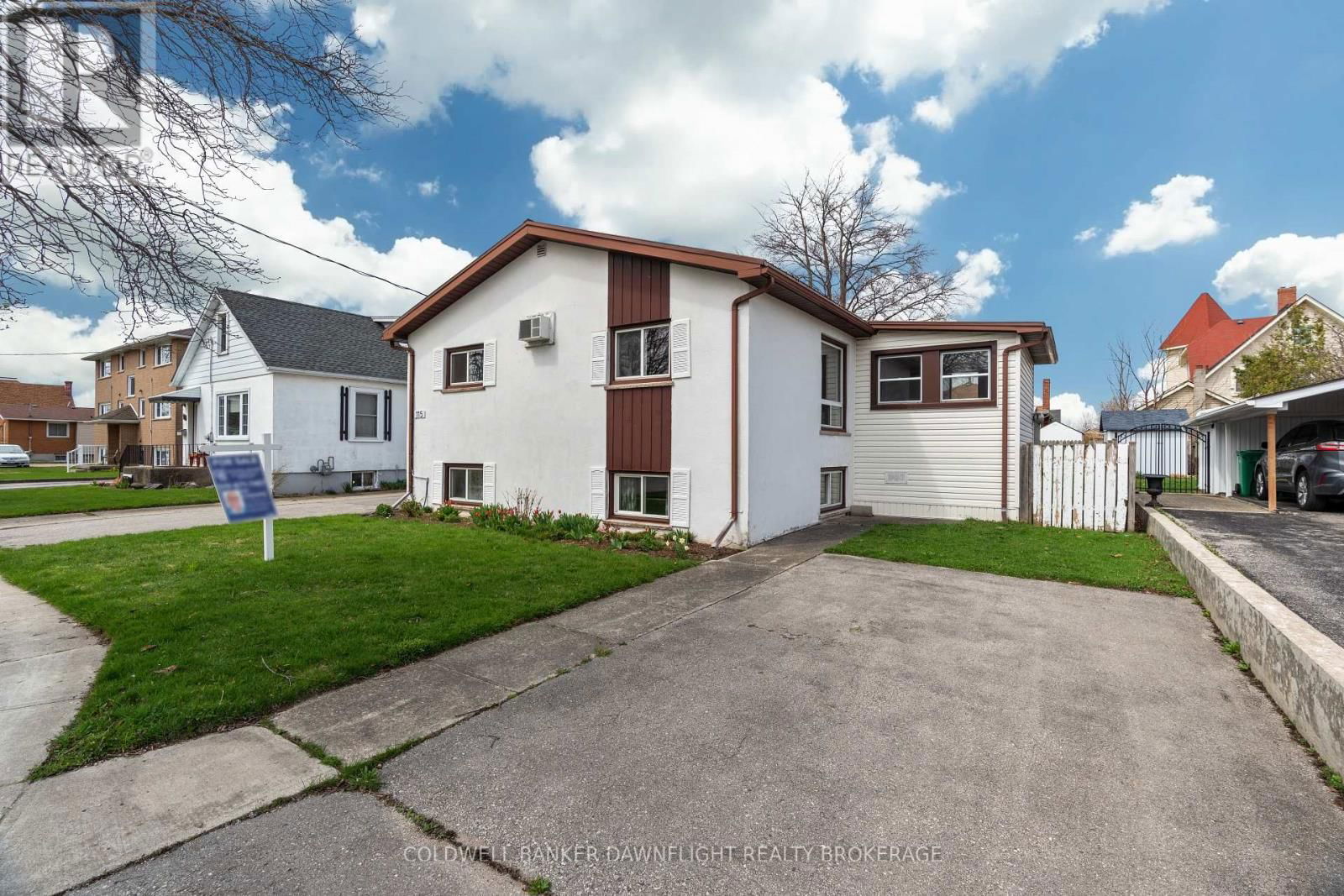 115 PICTON STREET EAST Image 1