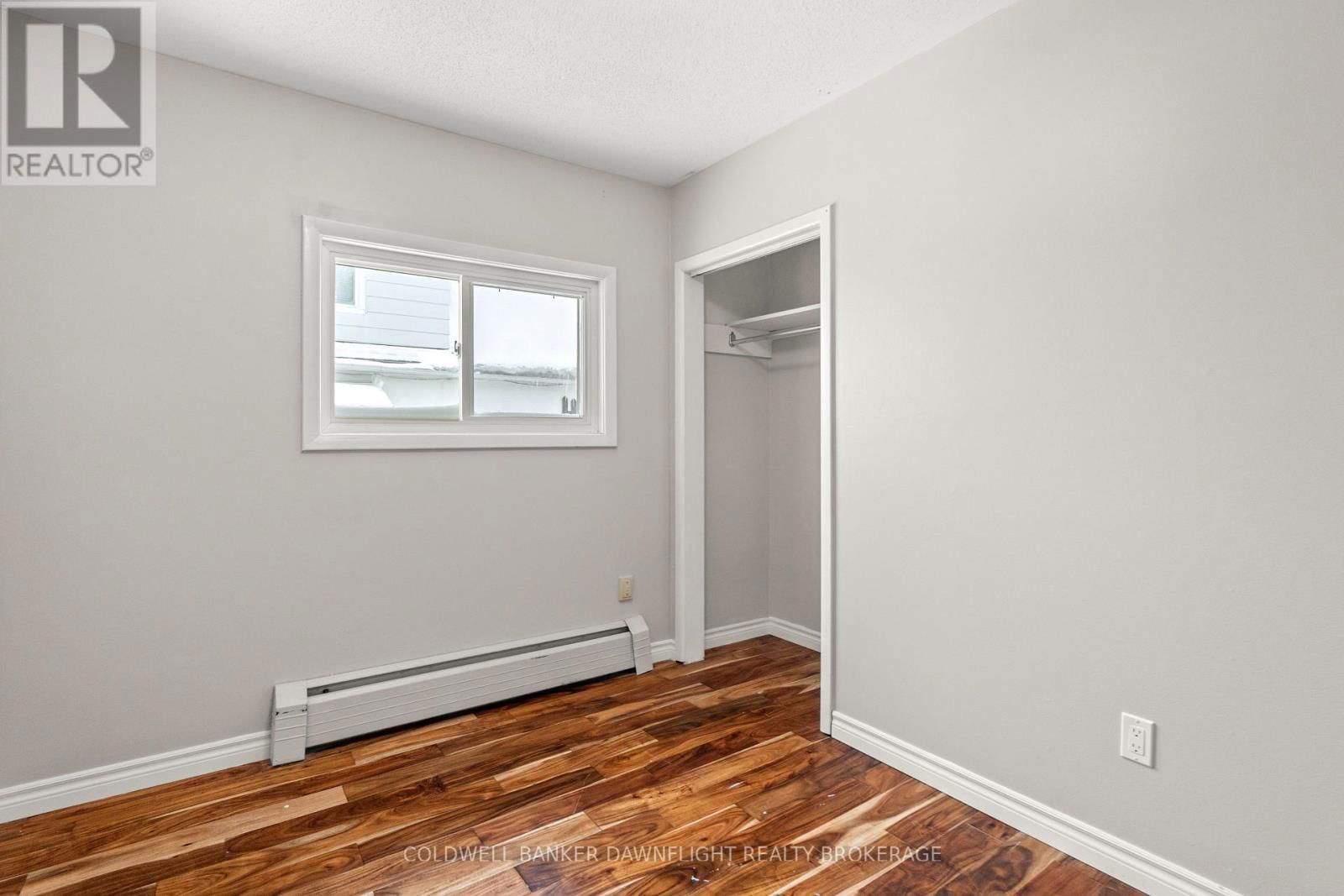 115 PICTON STREET EAST Image 10