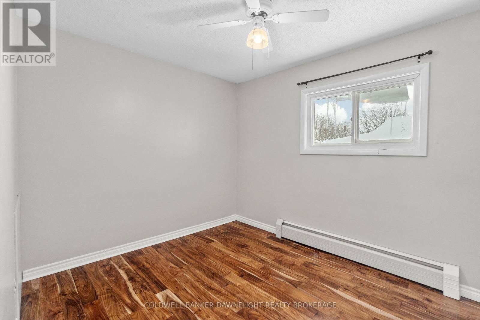 115 PICTON STREET EAST Image 13