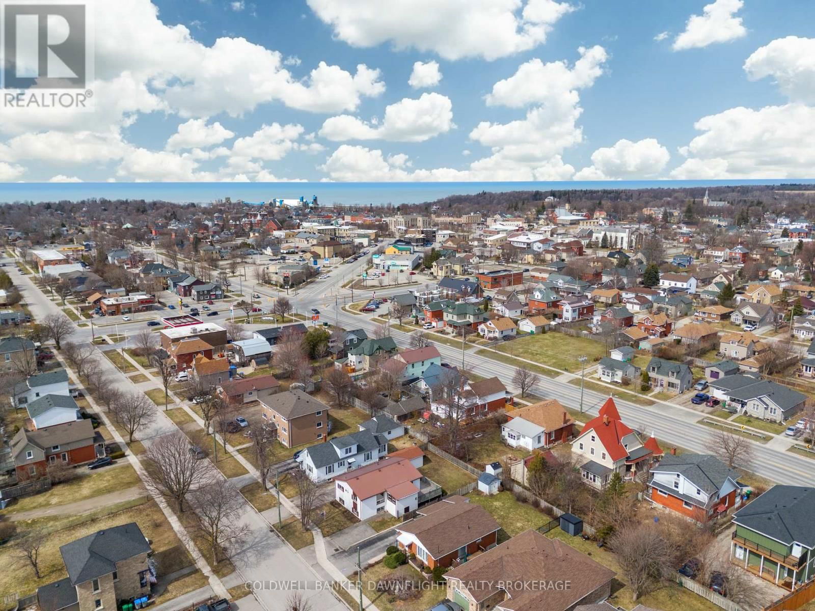 115 PICTON STREET EAST Image 3