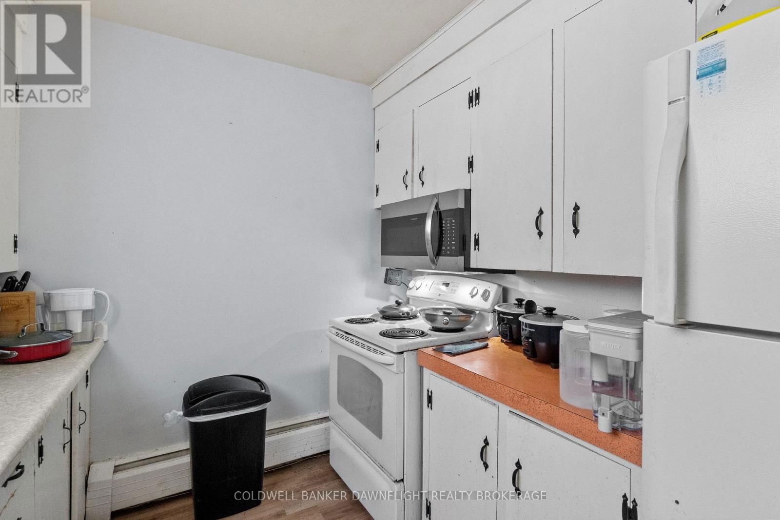 115 PICTON STREET EAST Image 35
