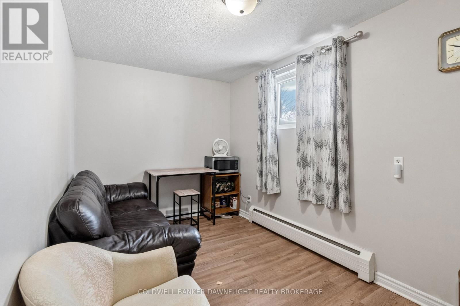 115 PICTON STREET EAST Image 37