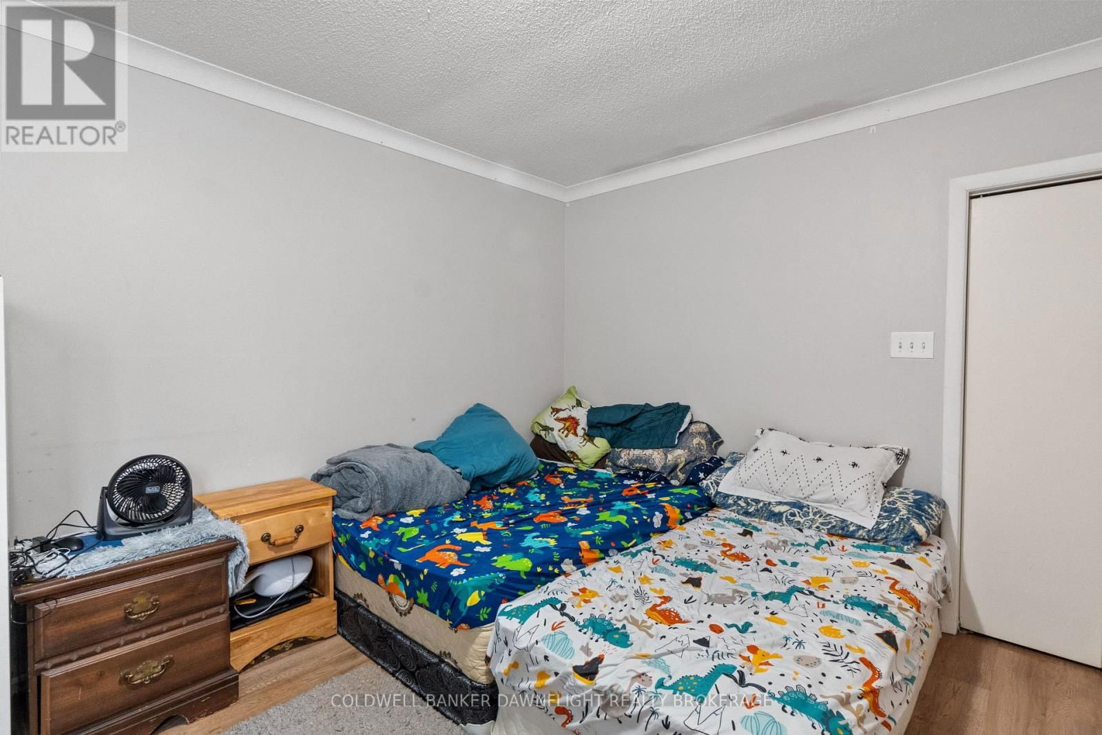 115 PICTON STREET EAST Image 39