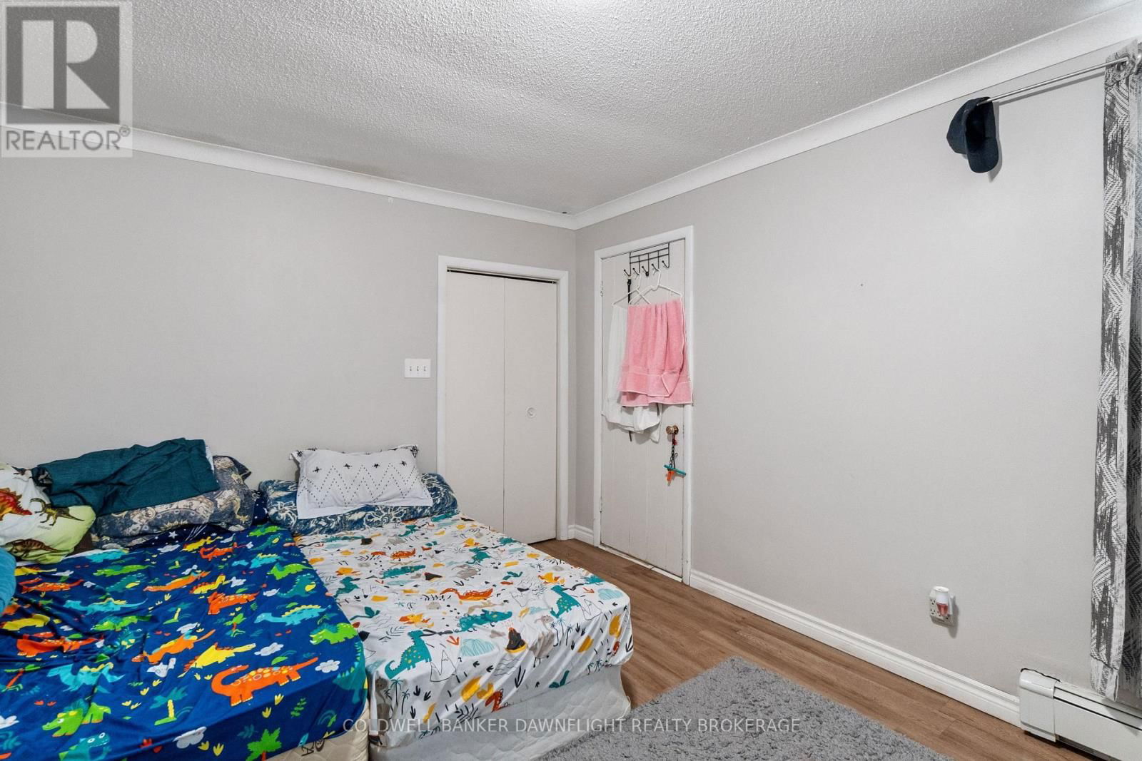 115 PICTON STREET EAST Image 40