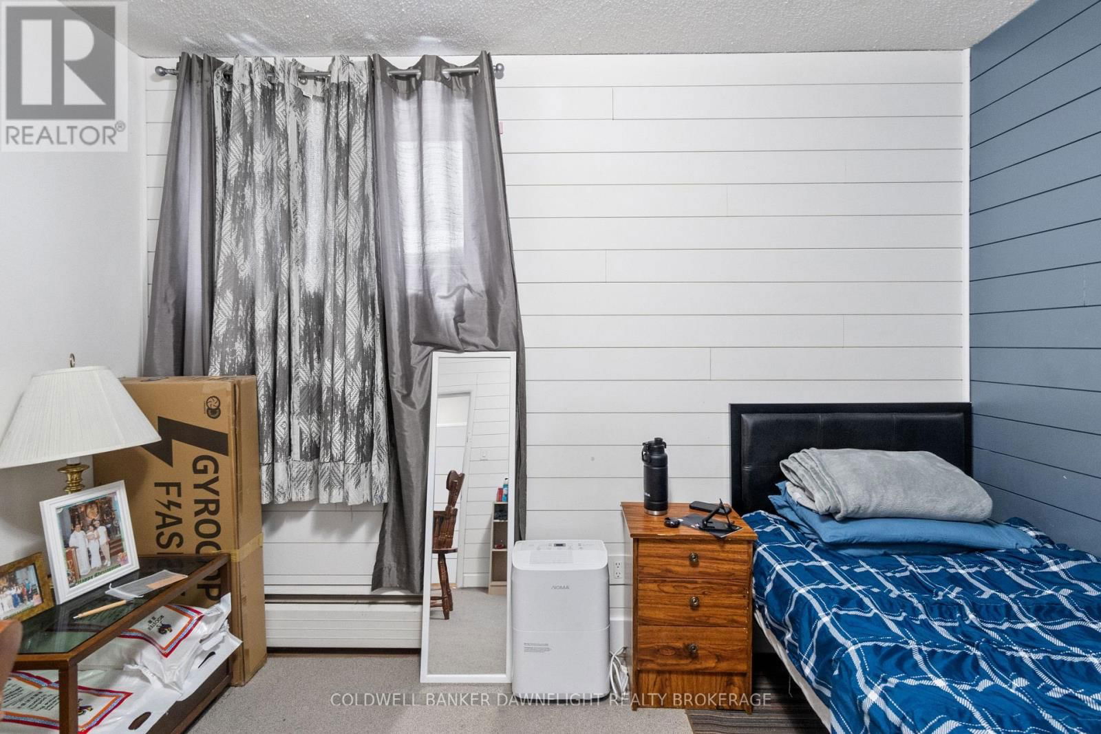 115 PICTON STREET EAST Image 42