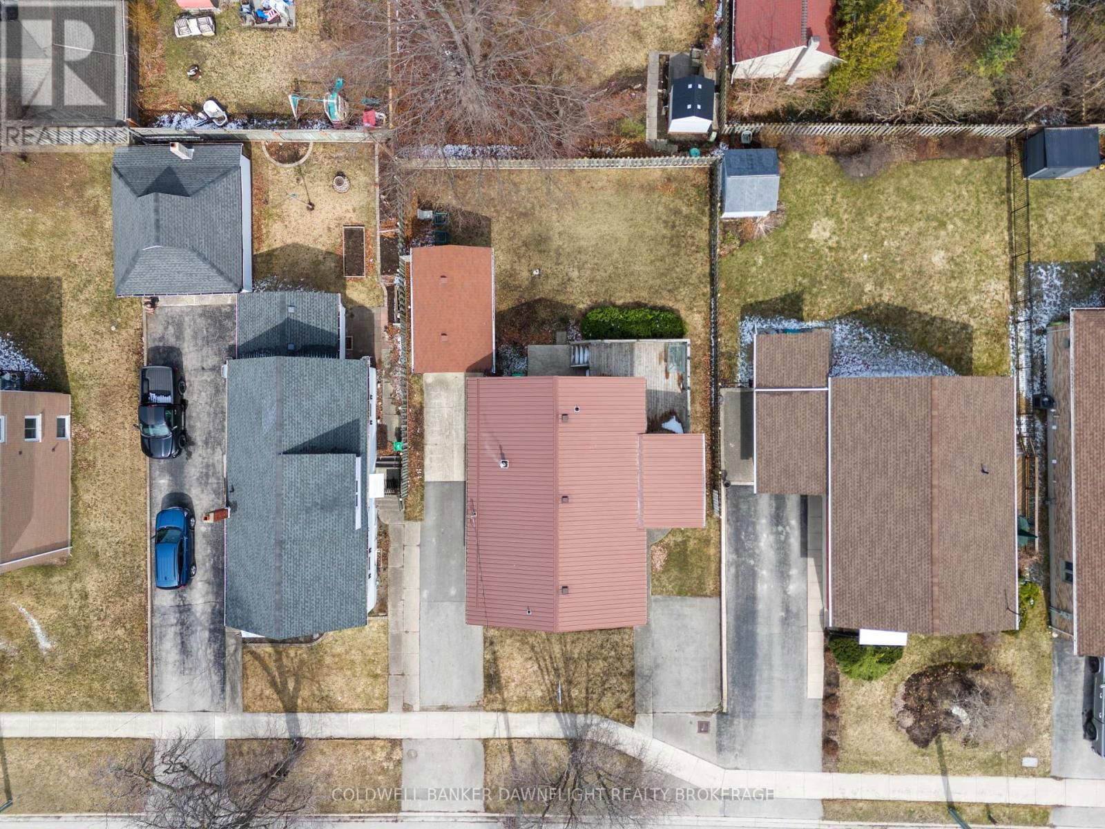 115 PICTON STREET EAST Image 6
