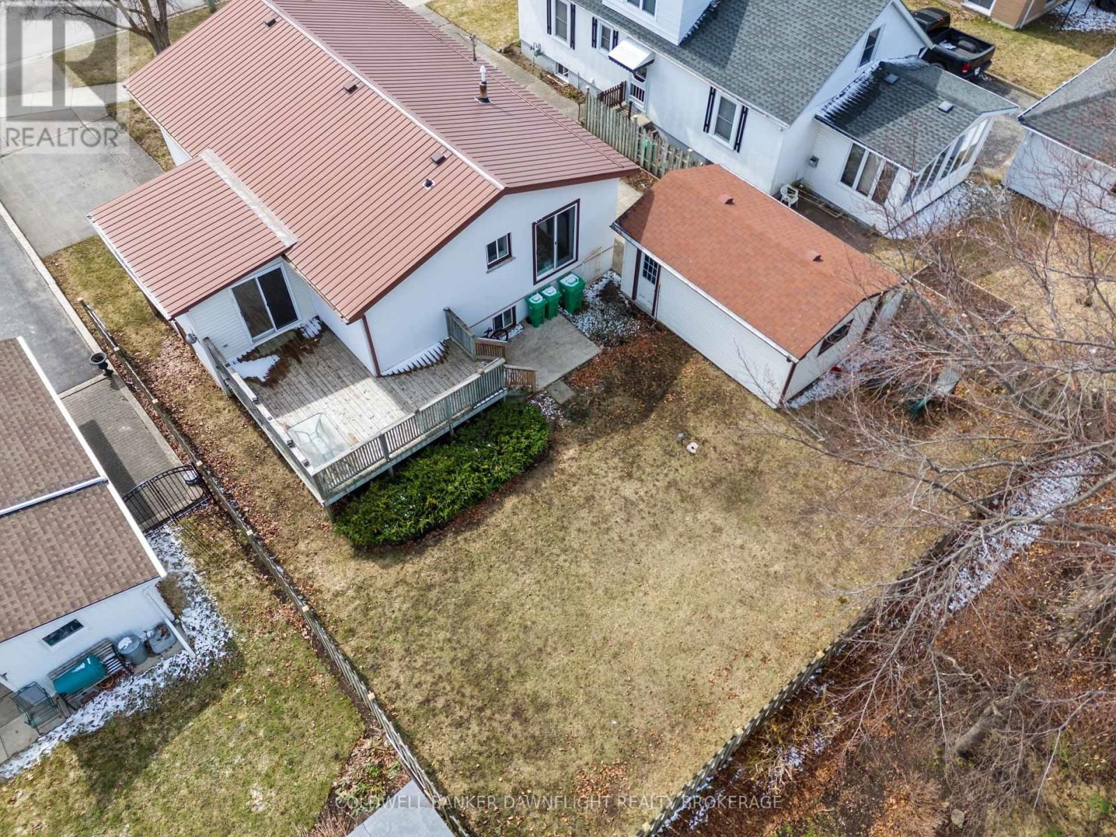 115 PICTON STREET EAST Image 7