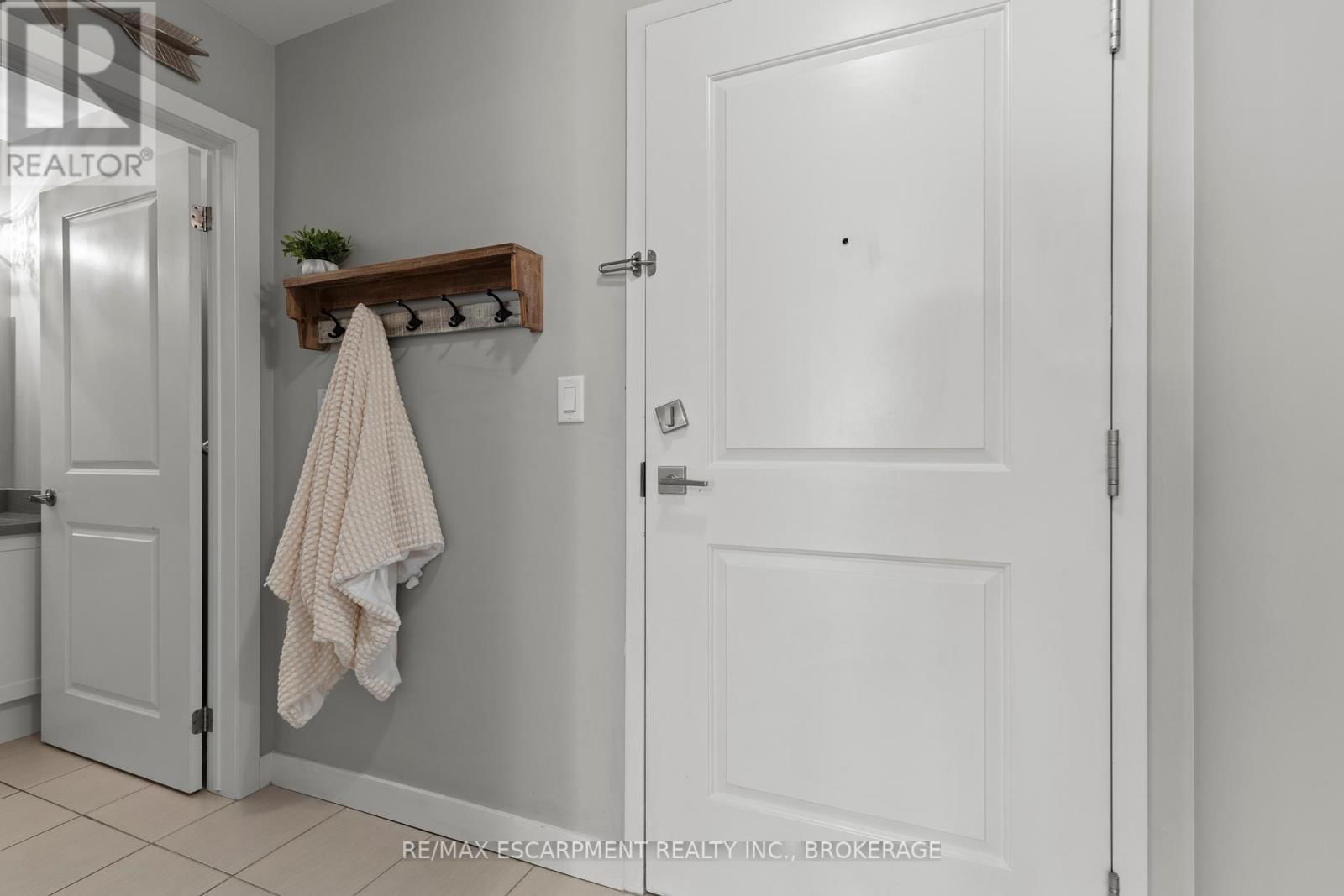 230 - 35 SOUTHSHORE CRESCENT Image 14