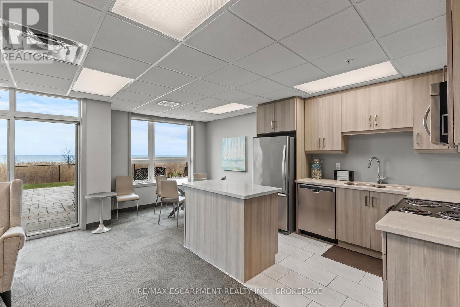 230 - 35 SOUTHSHORE CRESCENT Image 23