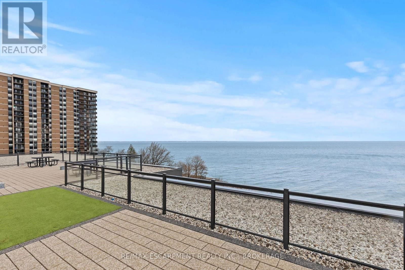 230 - 35 SOUTHSHORE CRESCENT Image 26