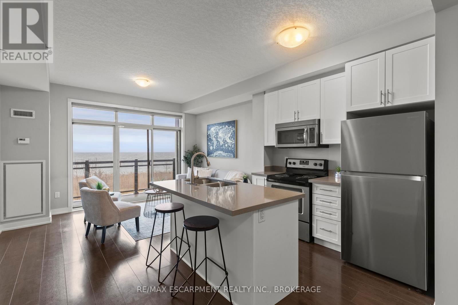 230 - 35 SOUTHSHORE CRESCENT Image 3