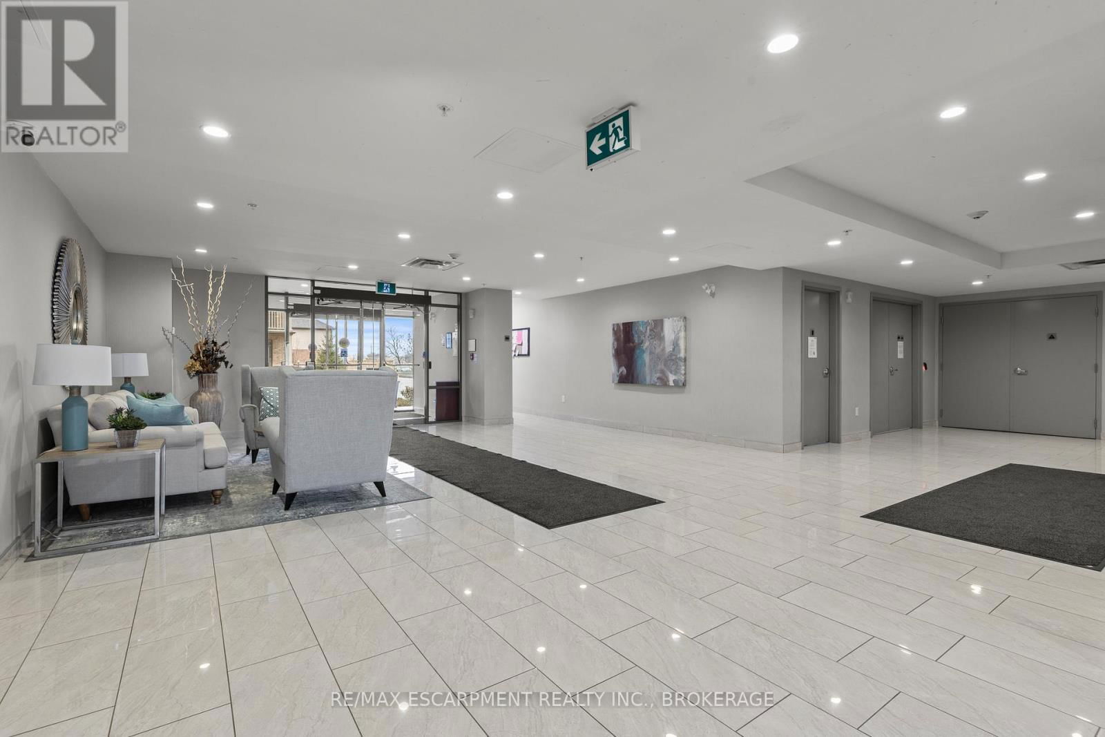 230 - 35 SOUTHSHORE CRESCENT Image 30