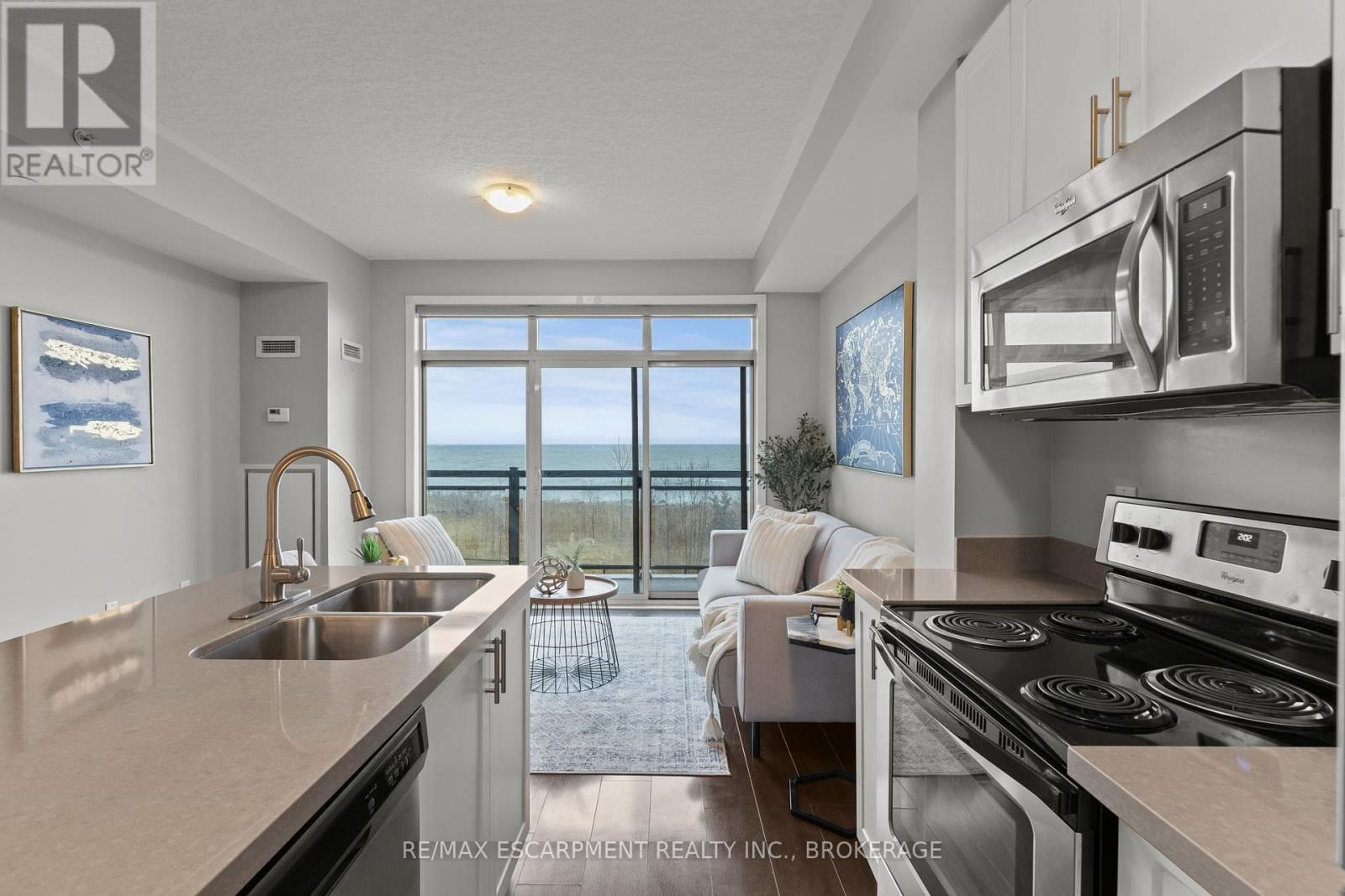 230 - 35 SOUTHSHORE CRESCENT Image 7