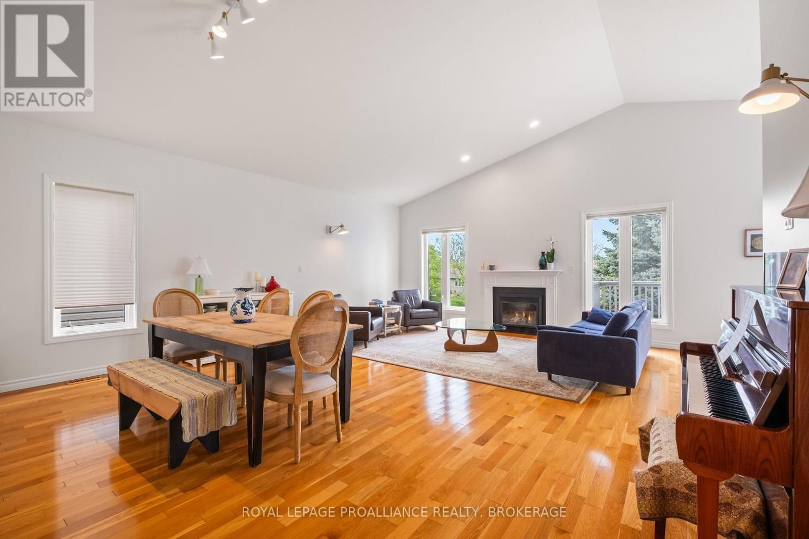 34 SCHOONER DRIVE Image 11