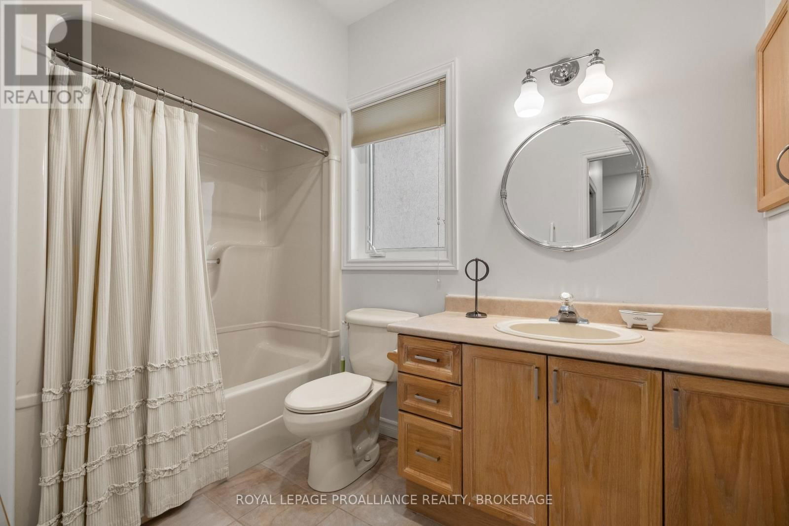 34 SCHOONER DRIVE Image 17