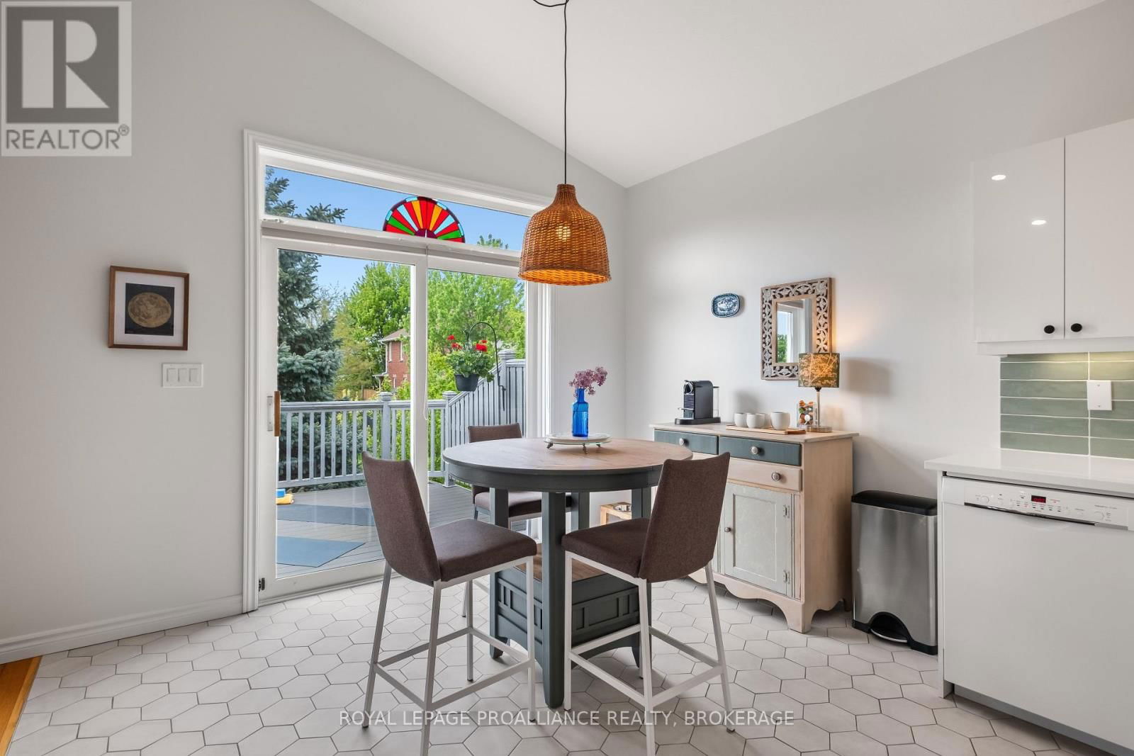34 SCHOONER DRIVE Image 20